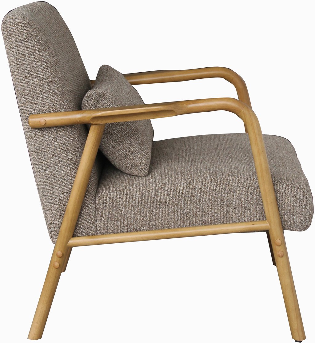 Dove nojatuoli, natural kumipuu runko / ruskea kangas: Tyylikäs Dove-nojatuoli, jossa kumipuurunko ja ruskea kangas. Täydellinen lisä olohuoneeseen tai lukualueelle. Mukavuus ja design yhdessä.