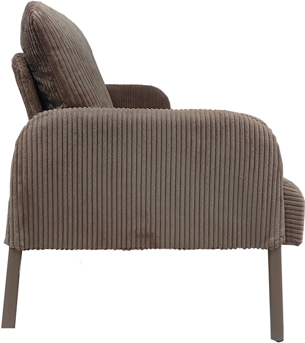 Bostad 3-ist. sohva beige: Beige 3-istuttava sohva, moderni muotoilu, mukava istuin. Sopii olohuoneeseen, täydellinen rentoutumiseen ja seurusteluun.