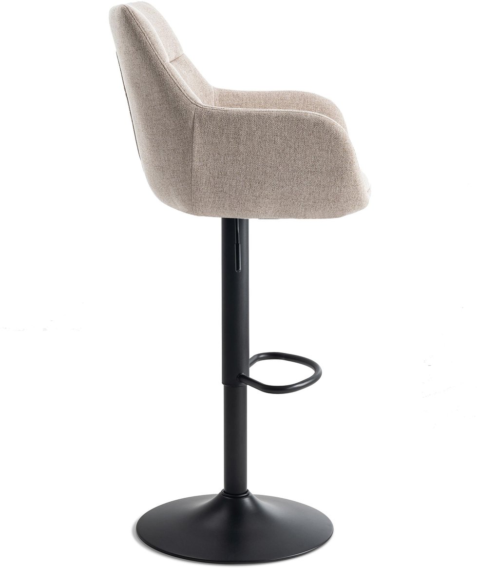 North Collection Everly baarituoli käsinojilla hiekka (trumpettijalka): Tyylikäs Everly baarituoli, jossa hiekka-verhoilu ja trumpettijalka. Erinomainen valinta moderniin ruokailutilaan tai baaritiskille.