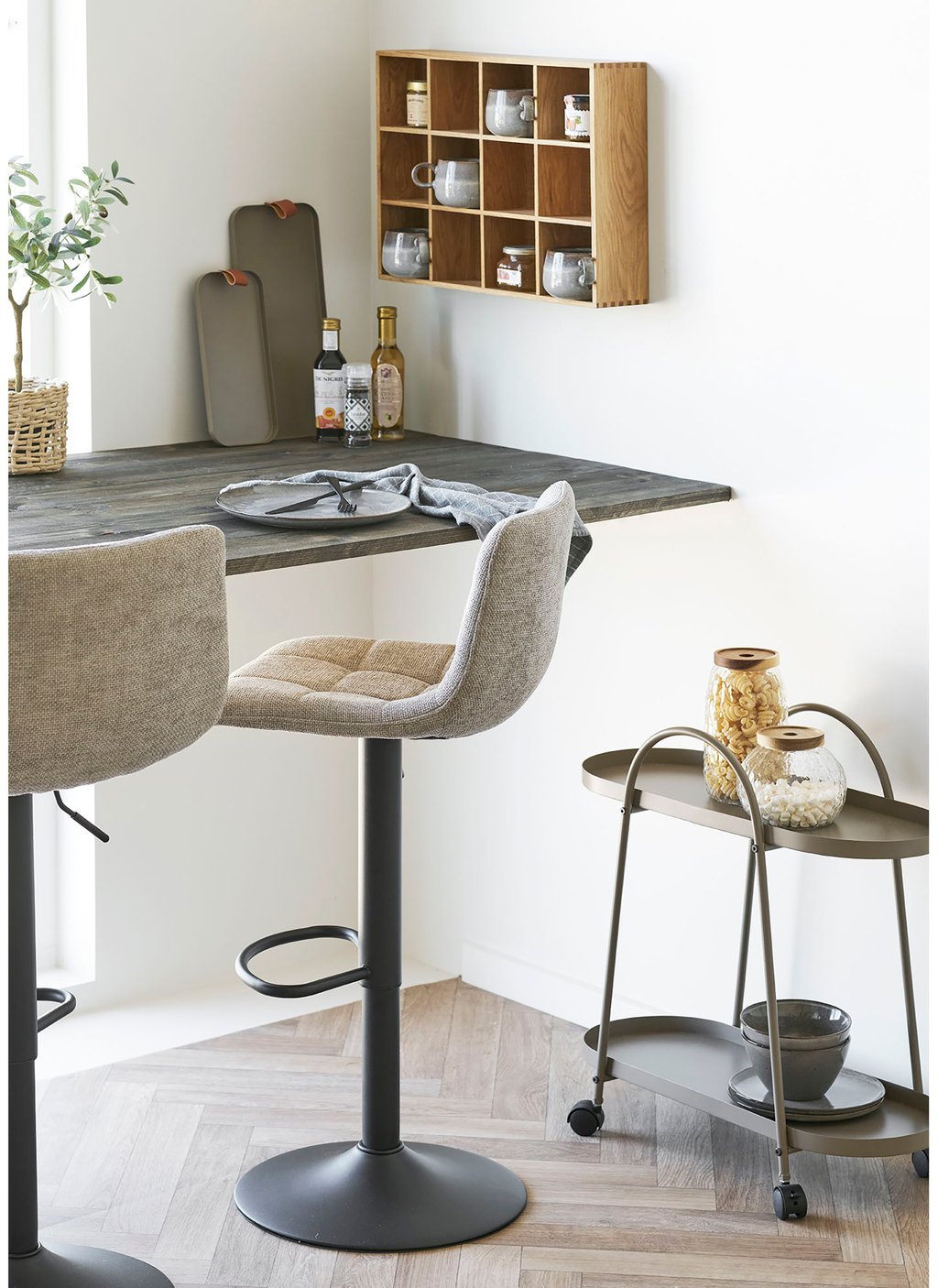 House Nordic Middel baarituoli, harmaa polyesteri