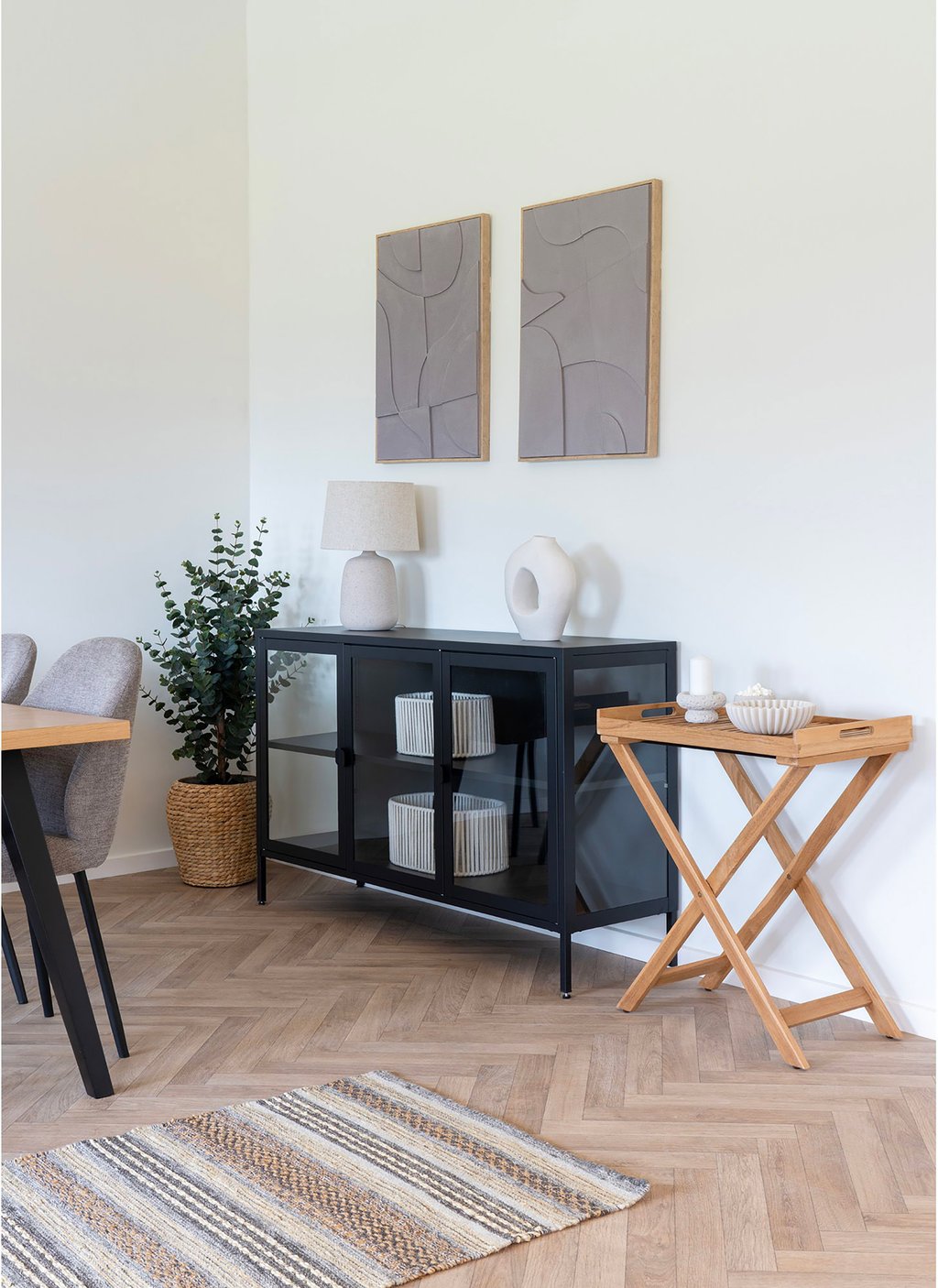 House Nordic Brisbane senkki 3-ovea 140x40x85 cm, musta