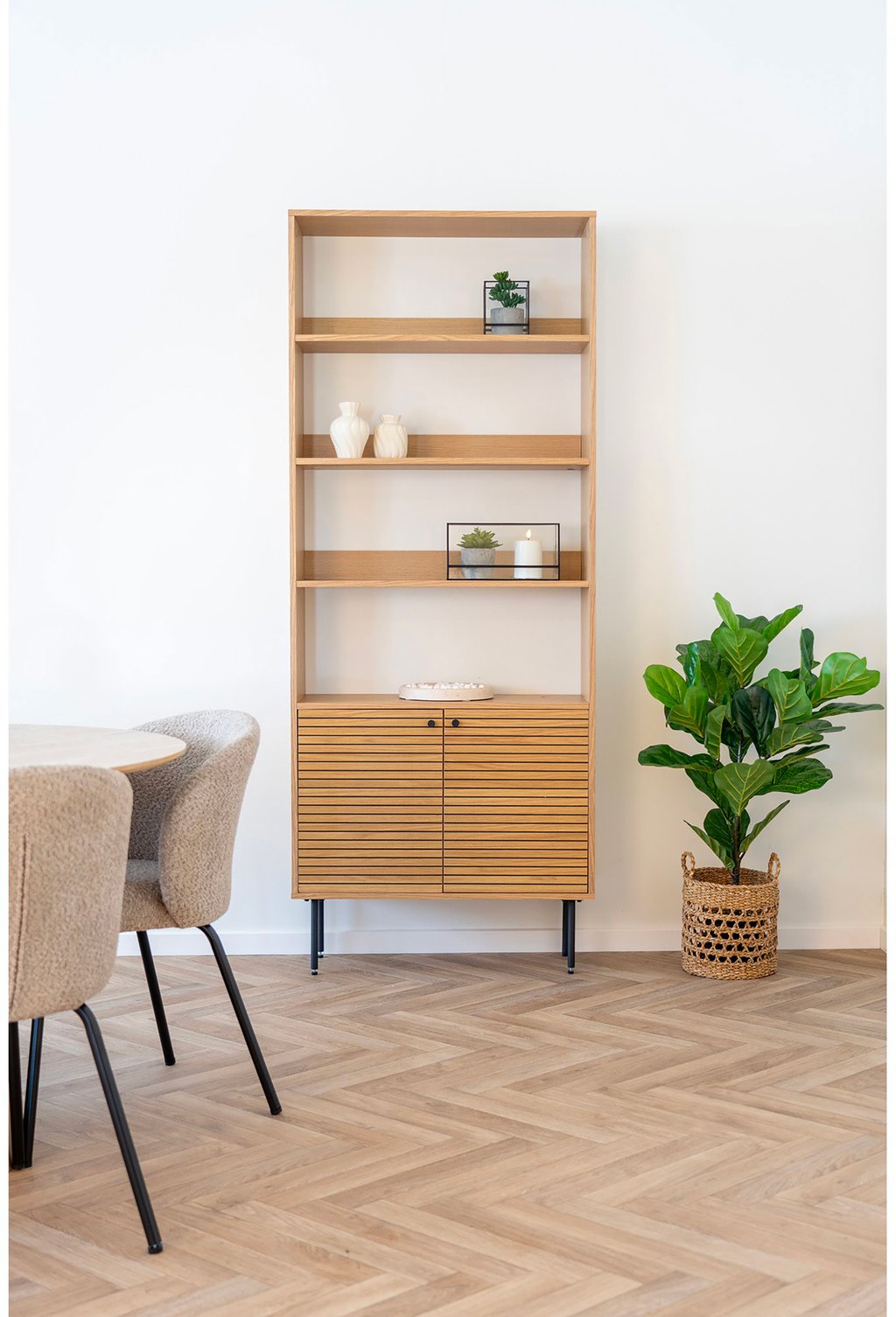 House Nordic Kyoto kirjahylly 80x30x200, natural tammiviilu / mustat jalat