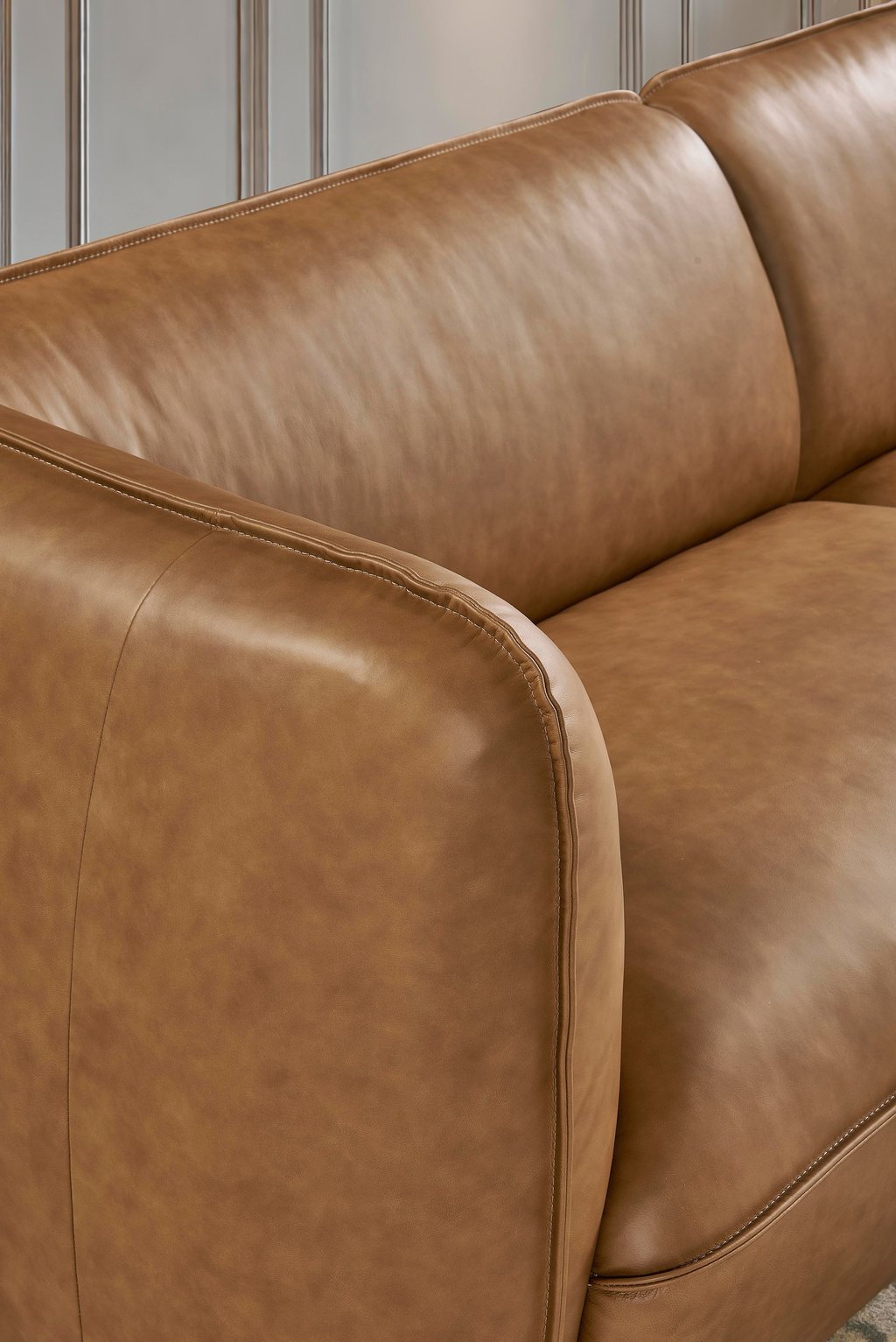 Novelli 4-istuttava sohva nahka wax brown