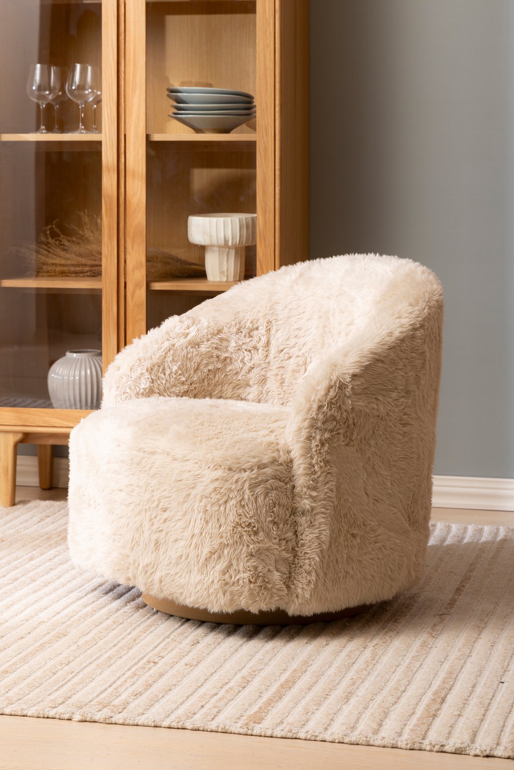 Astru nojatuoli pörröinen beige