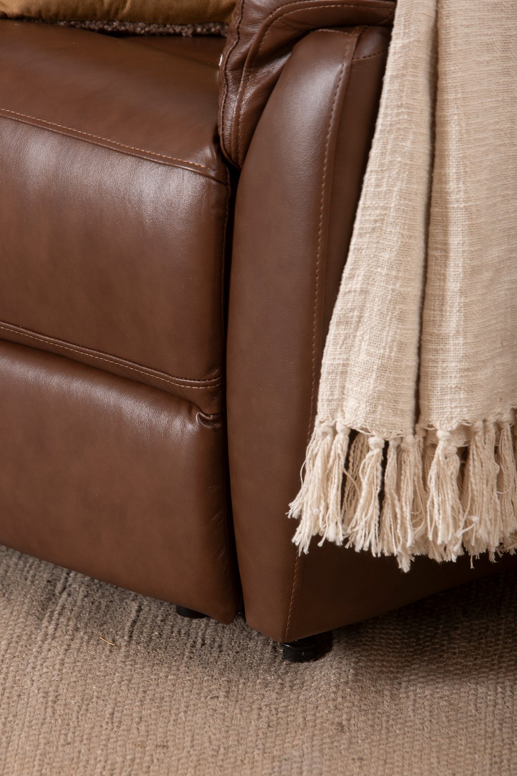 Loungea Colorado recliner-tuoli nostomekanismilla ruskea nahka/keinonahka