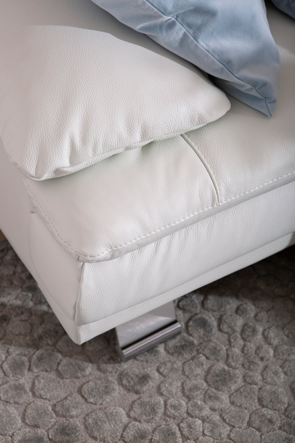 Corona 2-istuttava sohva valkoinen