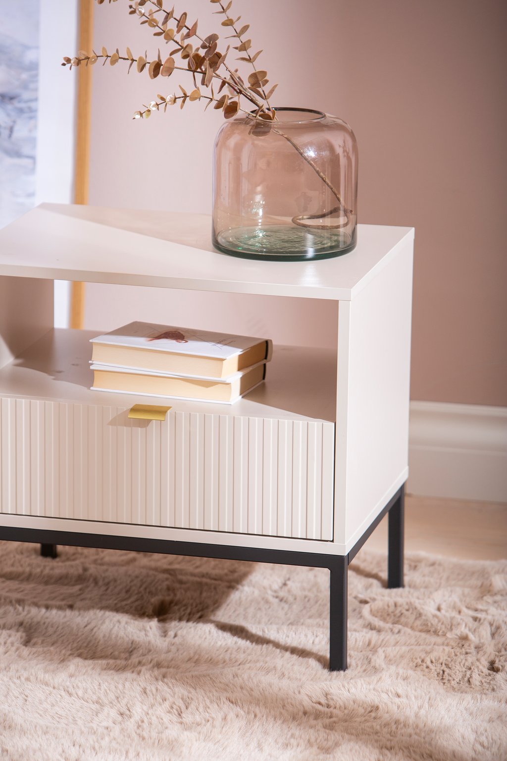 Caisa yöpöytä beige