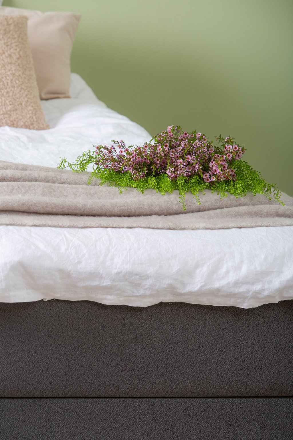 Unelle 300 moottorisänky pocket 5-vyöh. 90x200cm, Fano 93 tummanharmaa, sis. jalat 60031mu
