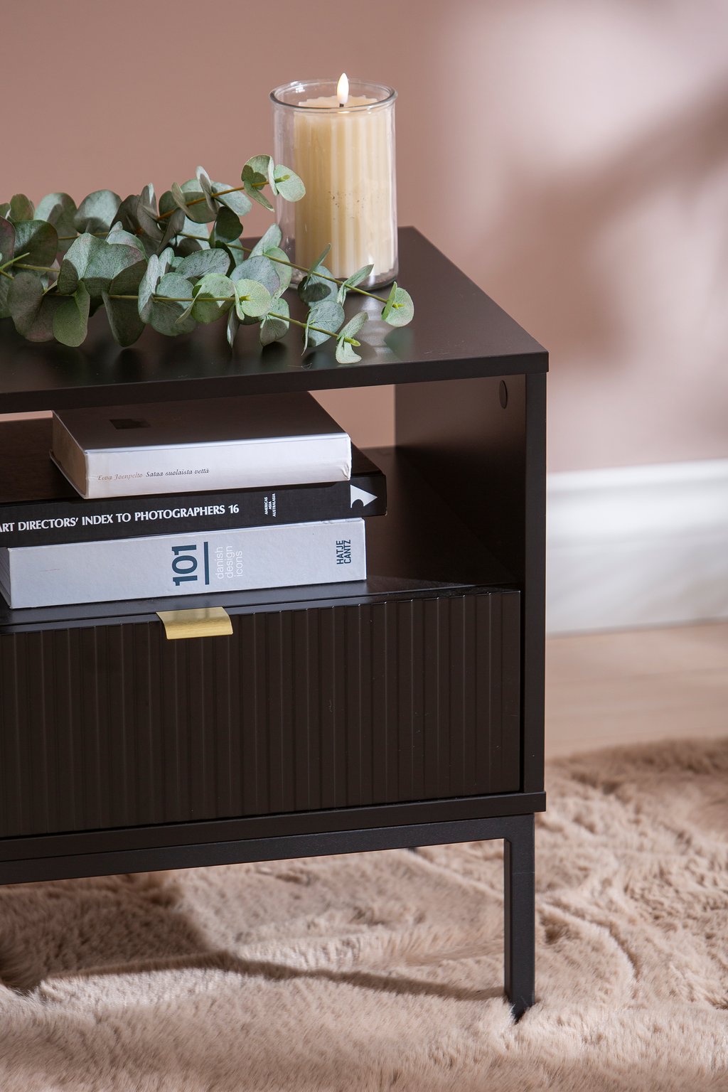 Caisa yöpöytä musta