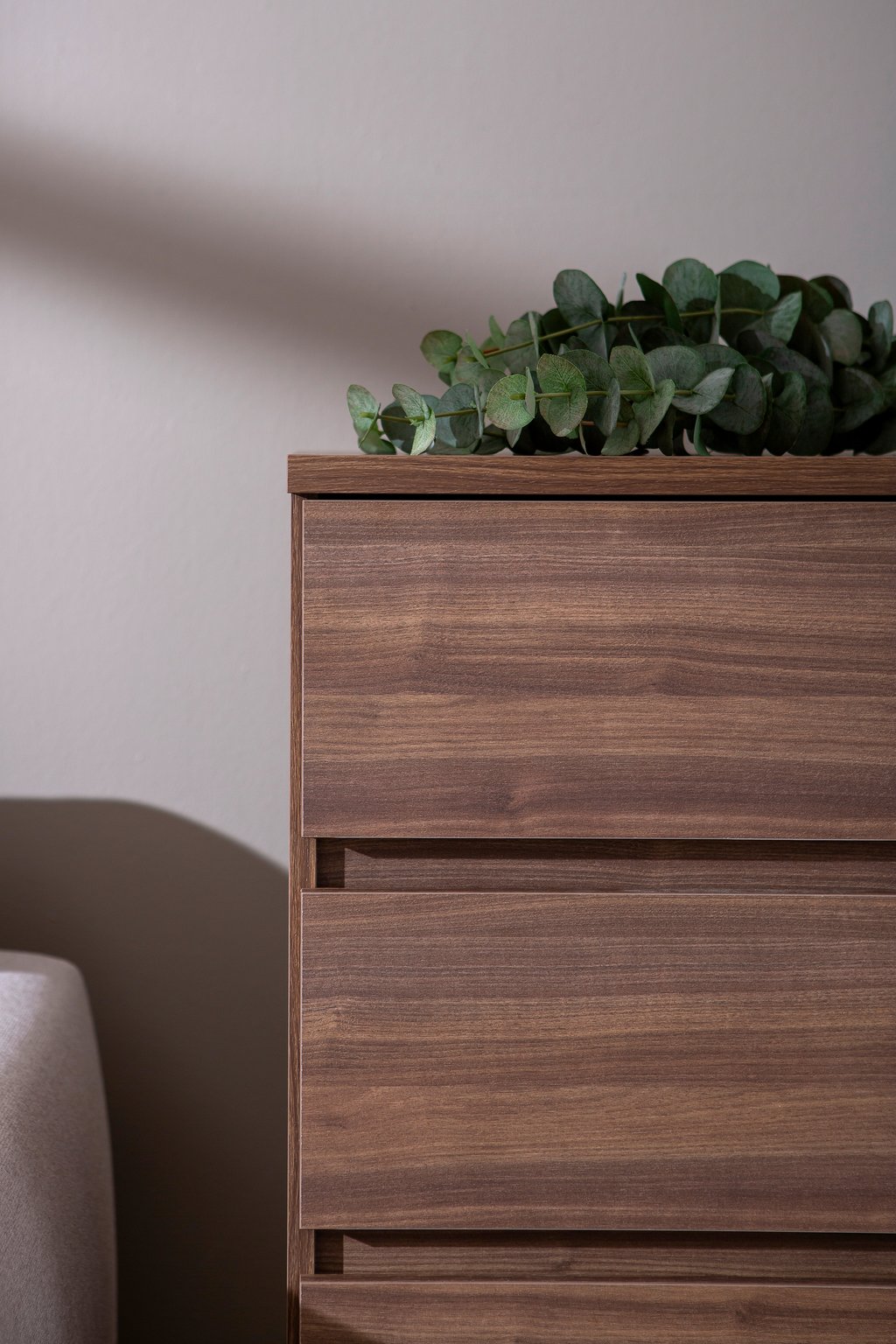 Sata lipasto nro 23. 92cm 4-ltk ruskea, sokkeli