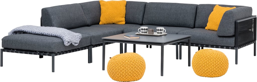 Asgård avokulmasohva rahipäädyllä + sohvapöytä 90x90 cm: Tyylikäs ulkosohvaryhmä avokulmalla ja rahilla, täydellinen terassille tai puutarhaan rentoutumiseen. Kestävä materiaali, mukautuva muotoilu.
