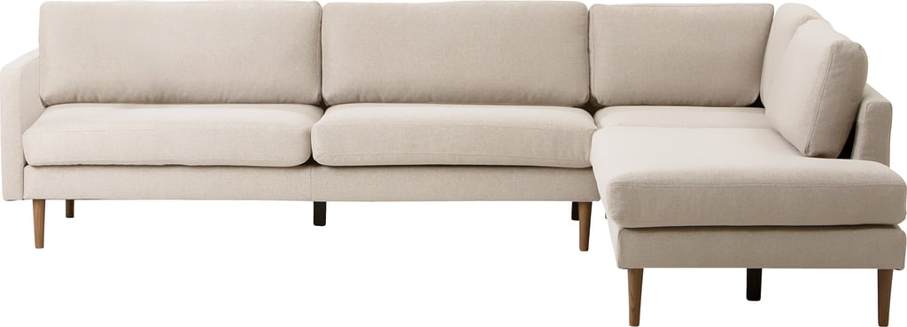 Copenhagen Nordic avokulmasohva (oikea), Soro 21 beige / tammijalat: Moderni avokulmasohva Soro beige, tammi jaloilla, täydellinen olohuoneeseen. Tyylikäs ja tilava, mukautuu helposti eri sisustustyyleihin.