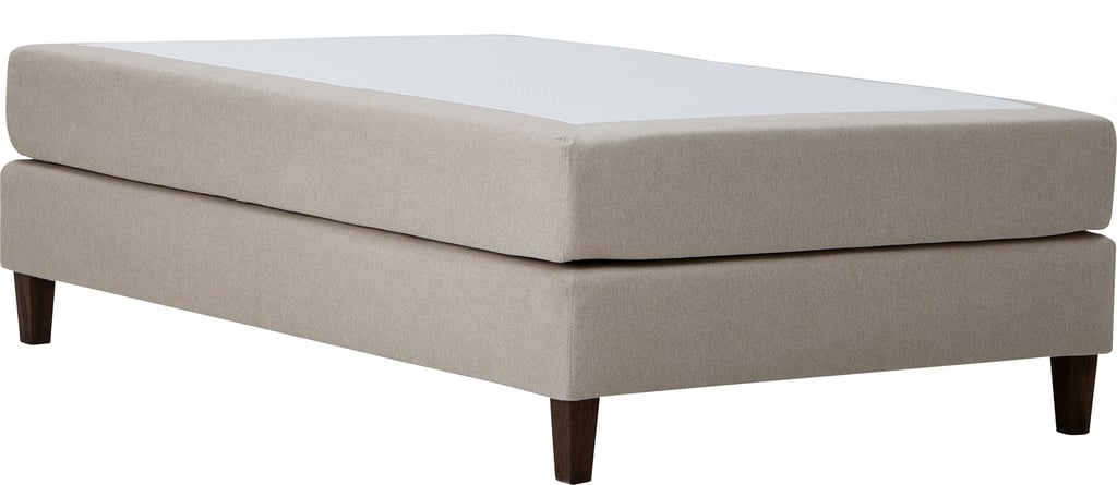 Moon Gold jenkkisänky 140x200, visco, Primo 05 beige: Mukava 140 cm leveä jenkkisänky, jossa 7 vyöhykkeen pocket-jousitus. Tyylikäs beige verhoilu, kartiojalat ja moderni muotoilu täydentävät makuuhuoneesi sisustusta.
