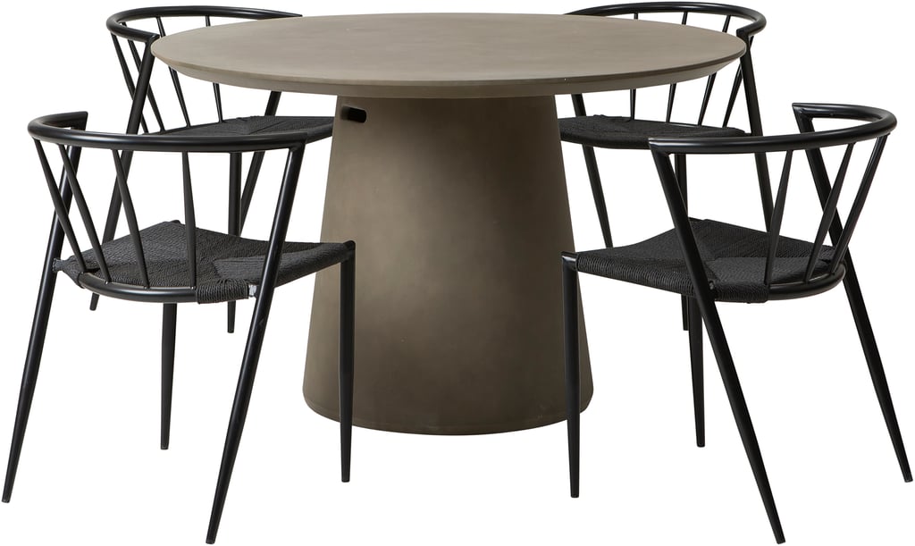 Skagen & Deco ruokailuryhmä pyöreä 120cm neljälle Mustat tuolit: Tyylikäs pyöreä ruokailupöytä harmaasta betonista, 120 cm, täydellinen terassille. Mukana mustat Deco-tuolit, luo moderni ulkoruokailutila.