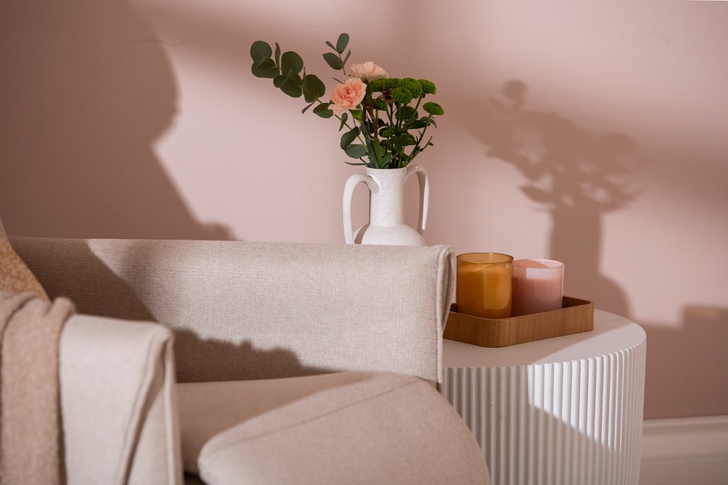 Gabriel lepotuoli sähkömekanismilla beige: Tyylikäs beige recliner-nojatuoli sähkömekanismilla, täydellinen olohuoneeseen. Mukautuva ja ergonominen, tarjoaa rentoutumisen.