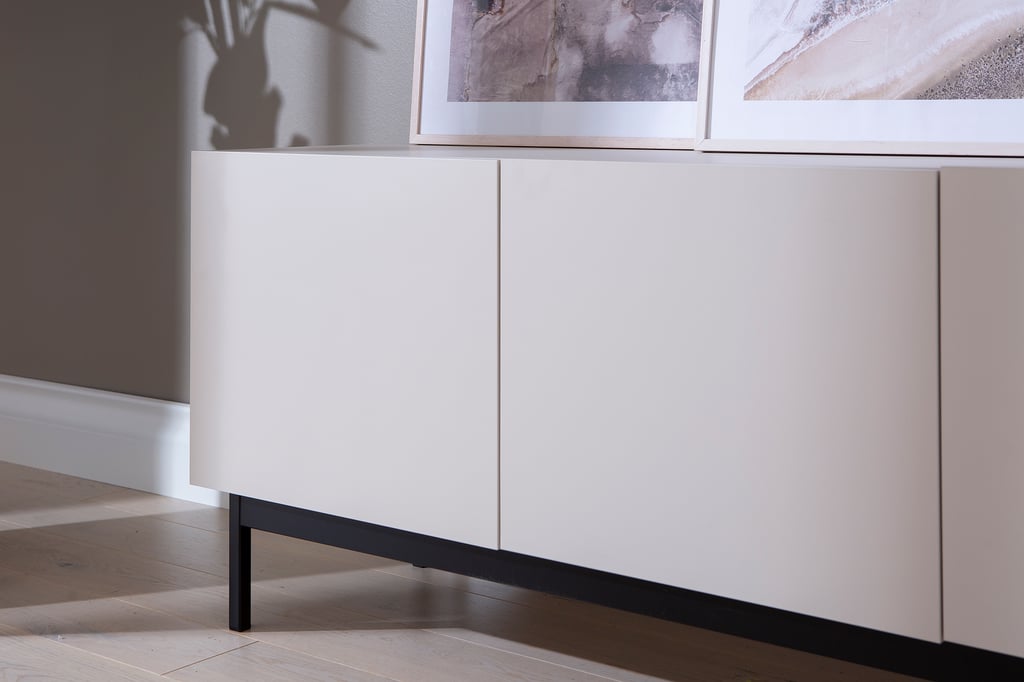 Lakeus taso nro 2. 197 cm taso nro 2. greige, metallinen jalkasokkeli