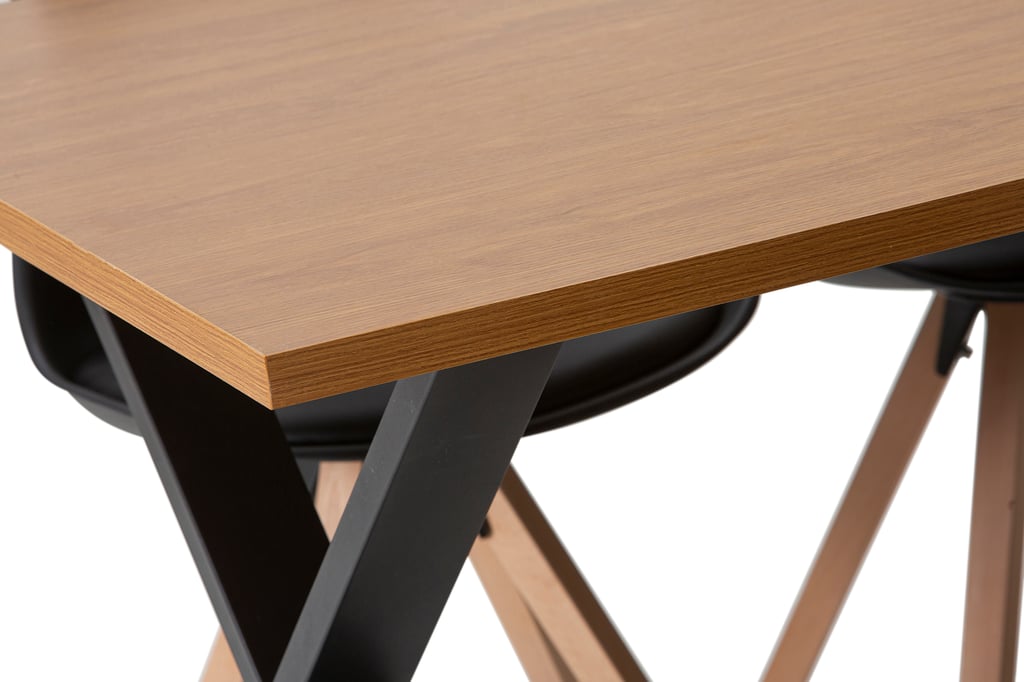 Cenni & Concept Oak ruokailuryhmä 190x90 kuudelle: Tyylikäs ruokapöytä, 190x90 cm, tammiviimeistely, mustat jalat. Sopii täydellisesti ruokailutilan keskipisteeksi kuuden hengen ryhmille.