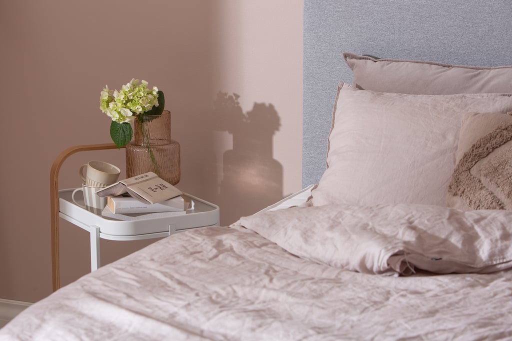 Sense Premium moottorijenkkisänky 160x200 vaaleanharmaa, petauspatjalla ja päädyllä: Moottorisänky 160 cm leveä, vaaleanharmaa. Mukautuva ja ergonominen nukkumismukavuus makuuhuoneeseen. Säädettävä pää- ja jalkatuki.