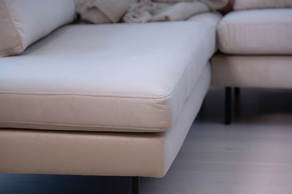 Copenhagen Nordic avokulma vasen manila 2 vaalea beige, mustilla jaloilla