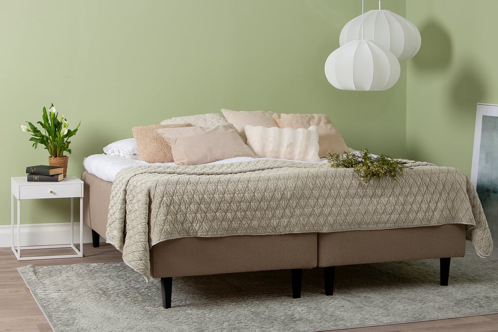 Unelle 500 Viscolux runkopatjasetti 5-vyöh. visco 160x200cm hard/medium, Fano 15 ruskea, mustat puujalat (sis. Memory-petauspatja soft)