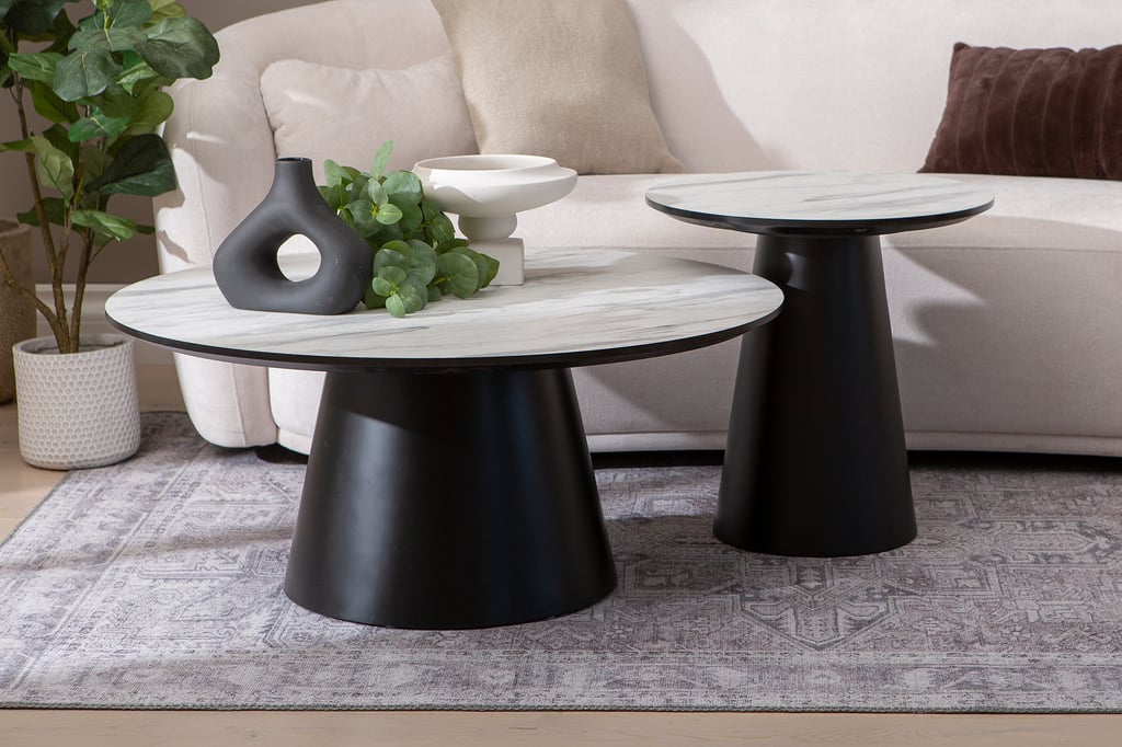 Sophie sarjapöytä pyöreät 90cm ja 50cm, harmaa/musta: Tyylikäs sohvapöytä, joka yhdistää säilytyksen ja sisustuksen. Sopii täydellisesti olohuoneeseen moderniksi säilytyskalusteeksi.