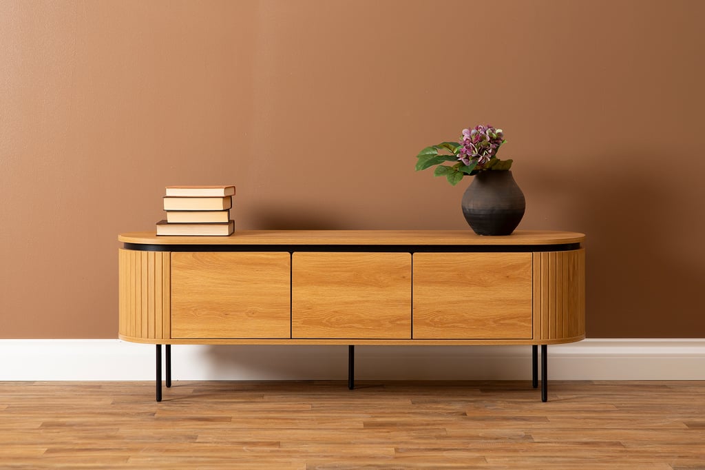 Taika tv-taso 160x40x55cm, tammen värinen melamiini / mustat jalat