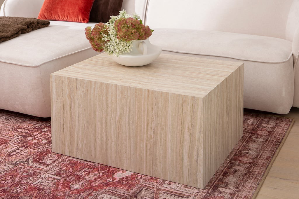 Reef sohvapöytä 80x60 beige: Tyylikäs beige travertinosohvapöytä, joka tuo modernia ilmettä olohuoneeseen. Erinomainen säilytysratkaisu, täydellinen yhdistelmä käytännöllisyyttä ja estetiikkaa.