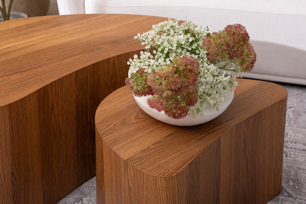 Island sarjapöytä 90x60x40 + 60x40x33 american walnut: Tyylikäs sohvapöytä, joka yhdistää käytännöllisyyden ja estetiikan. Sopii täydellisesti olohuoneen säilytykseen ja sisustukseen.