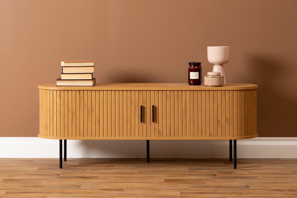 Pihla tv-taso 150x40x55cm​, tammen värinen melamiini / mustat jalat