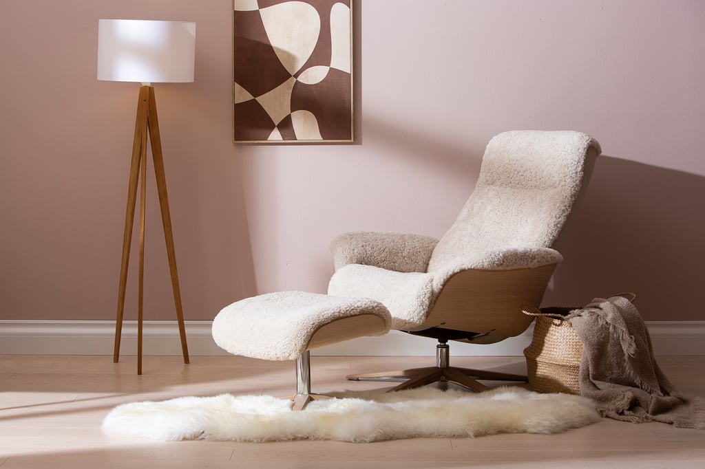 Astra Wood tuoli+rahi, vakiokoko. Oak Sanded, Star-jalka puu B2, alu kirkas Oak Sanded, Sheepskin Moonlight
