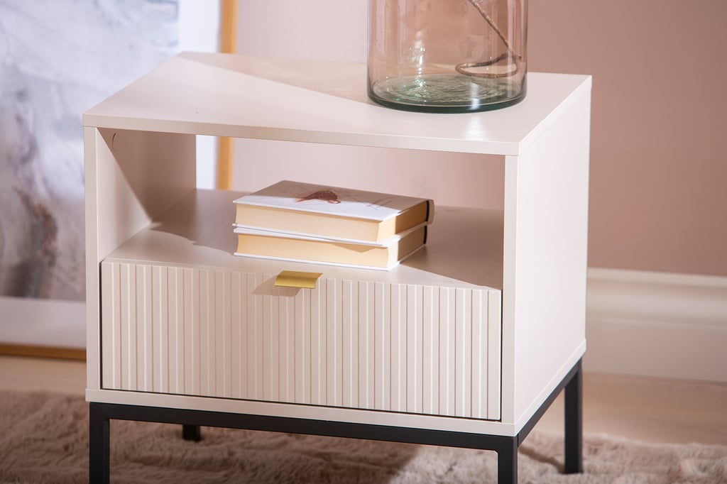 Caisa yöpöytä beige