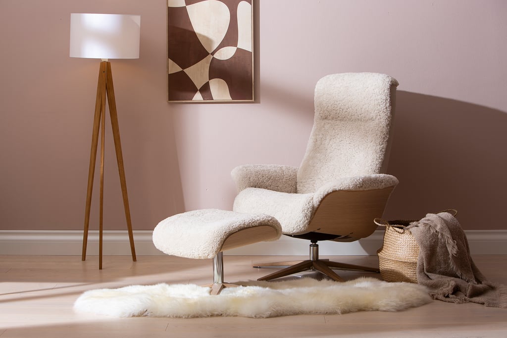 Astra Wood tuoli+rahi, vakiokoko. Oak Sanded, Star-jalka puu B2, alu kirkas Oak Sanded, Sheepskin Moonlight