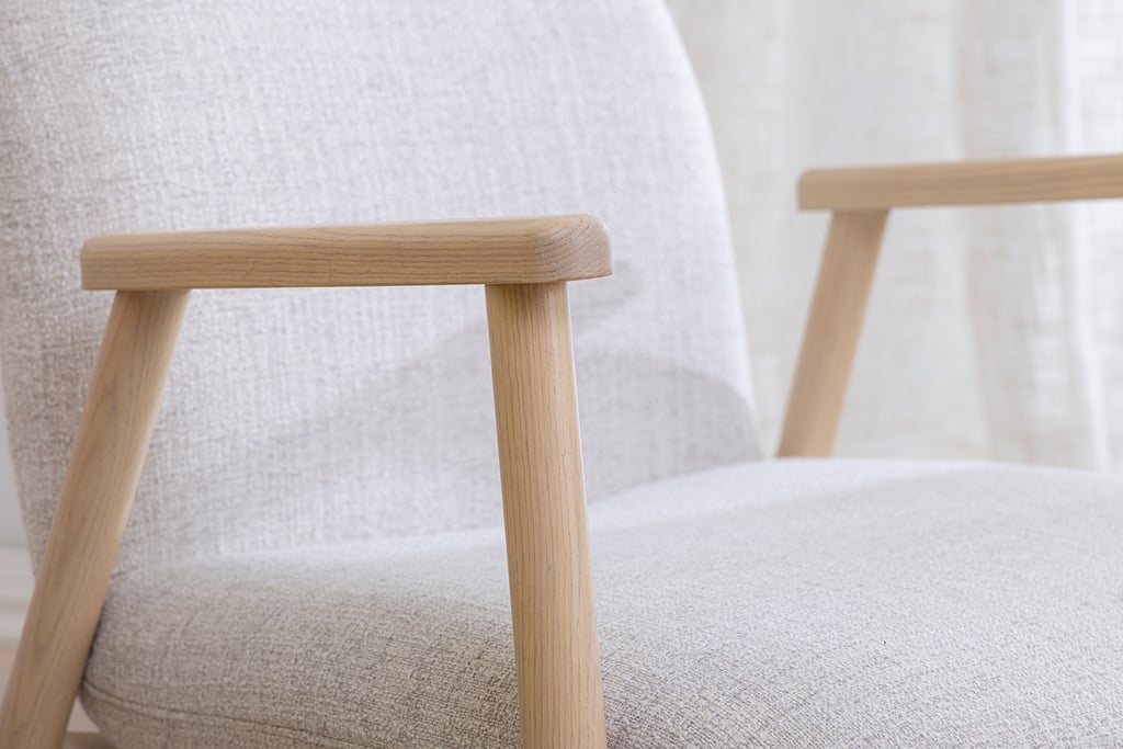 N&L Mille lepotuoli, beige verhoilu, valkovahatun tammenvärinen runko