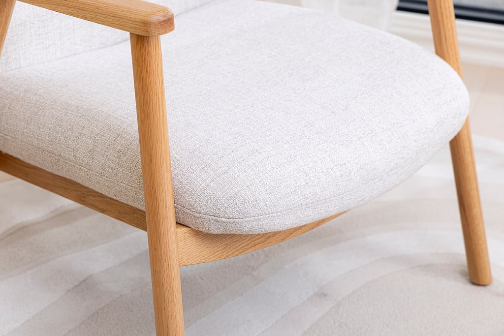 N&L Mille lepotuoli, beige verhoilu, natural tammen värinen runko