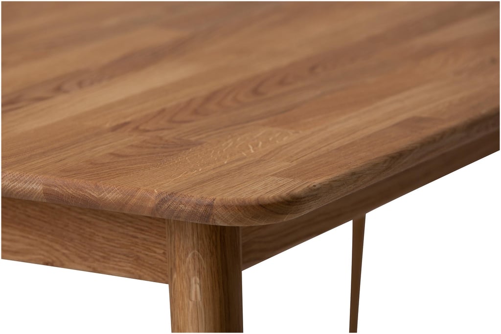 Ekholm ruokapöytä 180x90 öljytty tammi: Tyylikäs Ekholm ruokapöytä, 180x90 cm, luonnollista tammea. Sopii täydellisesti ruokailutilaan kuudelle hengelle. Kestävä ja ajaton muotoilu.