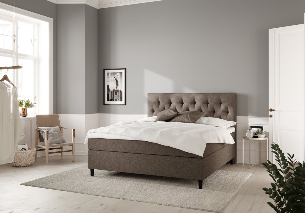 Wonderland Scala jenkkisänky 180x200: Laadukas 180 cm leveä jenkkisänky, jossa premium Hyperflex-petauspatja. Tyylikäs tumma ruskea väri, moderni muotoilu. Mukava makuuhuoneeseen!