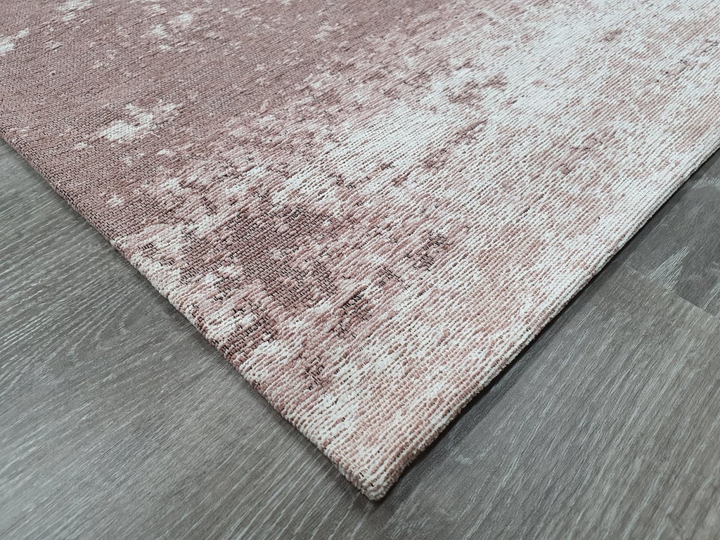 Toronto Easy Clean matto 200x290cm: Tyylikäs plyysimatto, joka tuo kodikkuutta sisustukseen. Flamingo-kuviointi sopii mainiosti olohuoneeseen tai makuuhuoneeseen. Pehmeä viskoosipinta luo mukavuutta.
