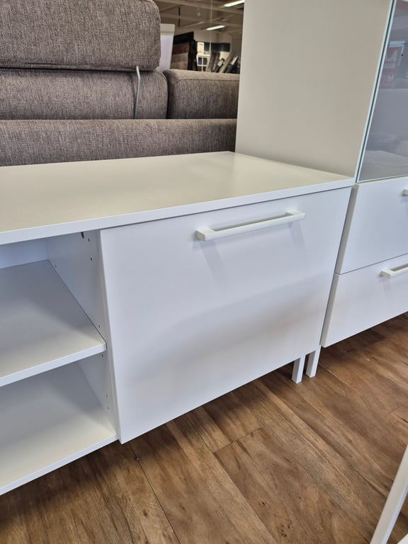 Nauvo tv taso 166cm valkoinen Kotimainen Nauvon 166cm tv-taso Hiipakalta.