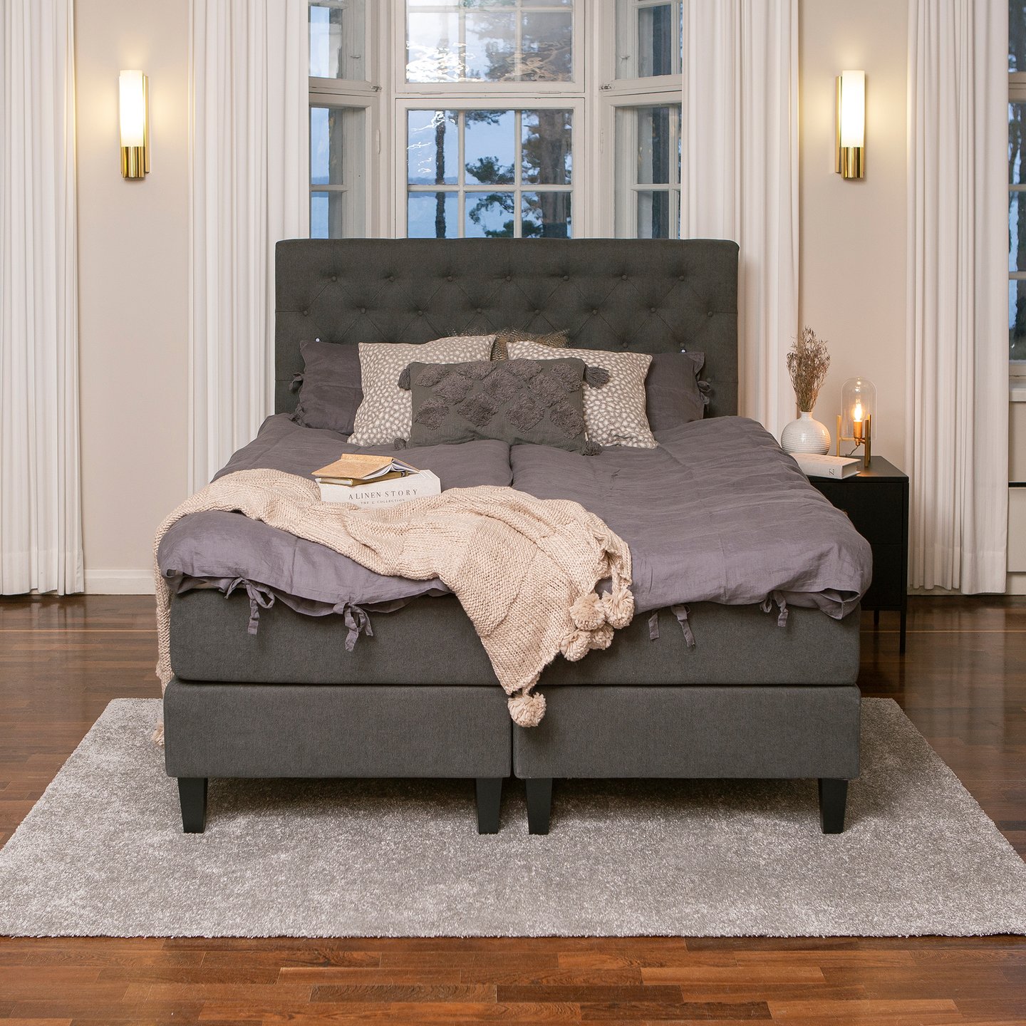 Moon Gold jenkkisänky 180x200, visco, Primo 96 antrasiitti: Tyylikäs 180 cm leveä jenkkisänky, jossa mukautuva pocket-patja. Sopii täydellisesti makuuhuoneeseen, tarjoaa erinomaisen nukkujan mukavuuden.