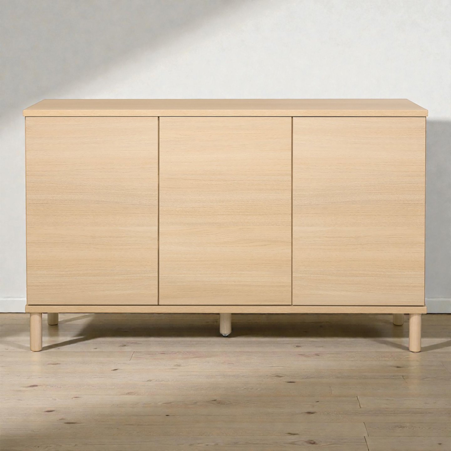 Sata senkki nro 56. 138cm 3 ovea vaalea tammi, pyöreä jalka