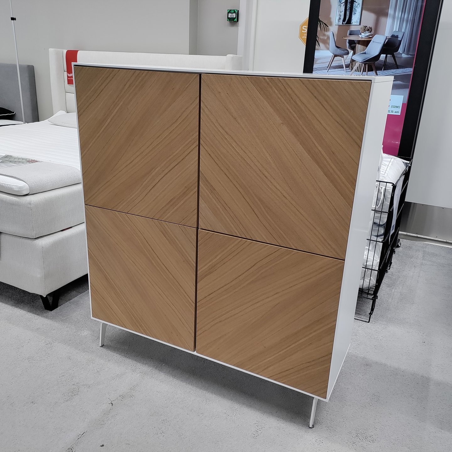 Mobiletti kaappi valkoinen / natural saarni