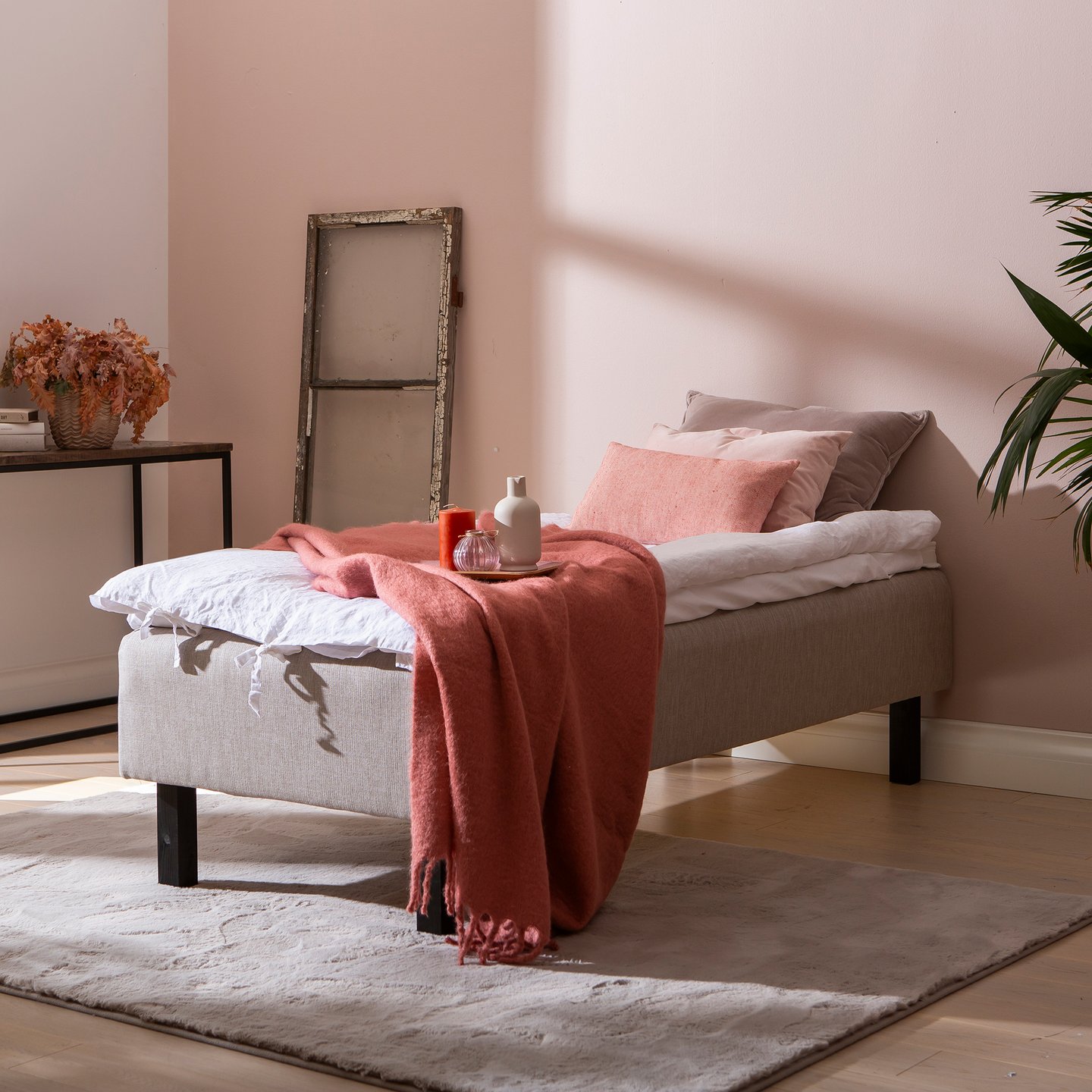 Vera runkopatja 80x200 cm, beige kangas / mustat jalat