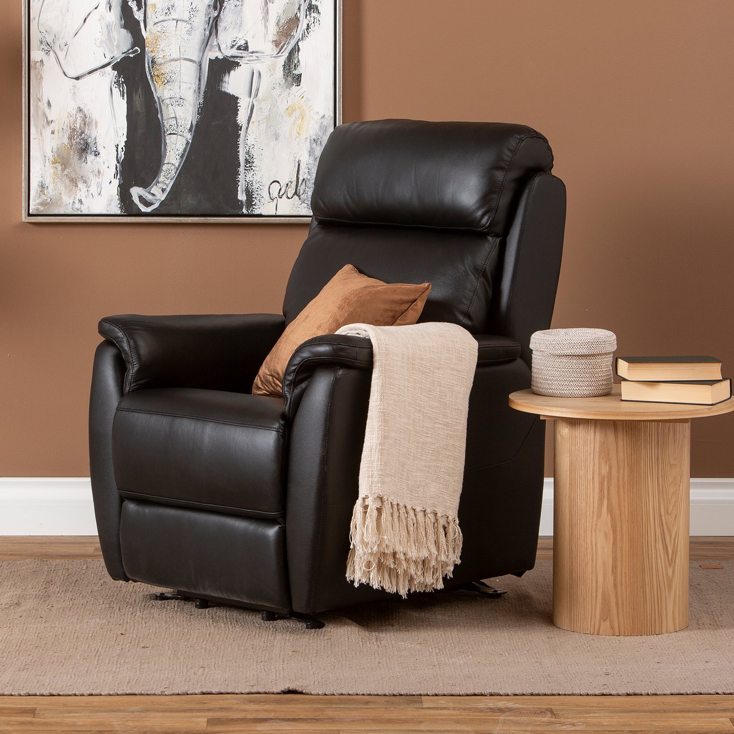 Loungea Colorado recliner-tuoli nostomekanismilla musta nahka/keinonahka