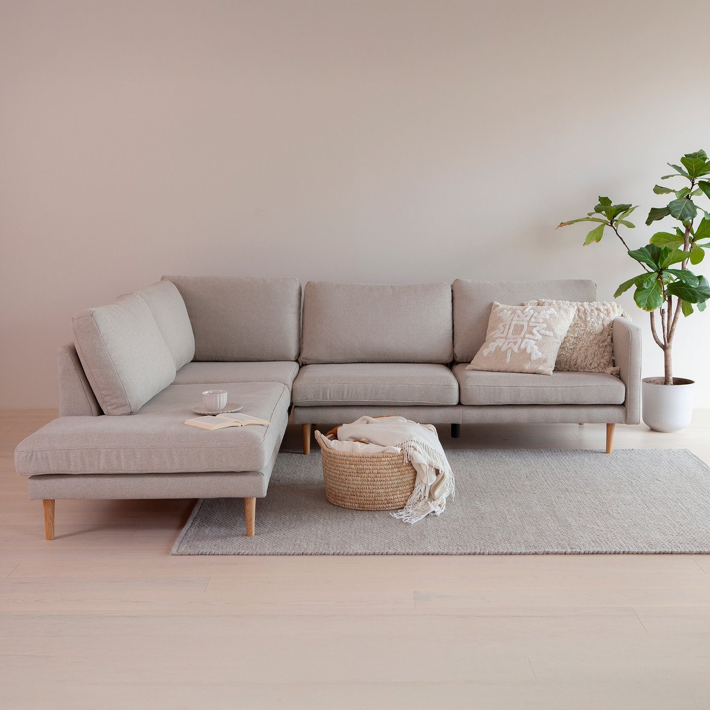 Copenhagen Scandic avokulmasohva (vasen) beige / tammijalat
