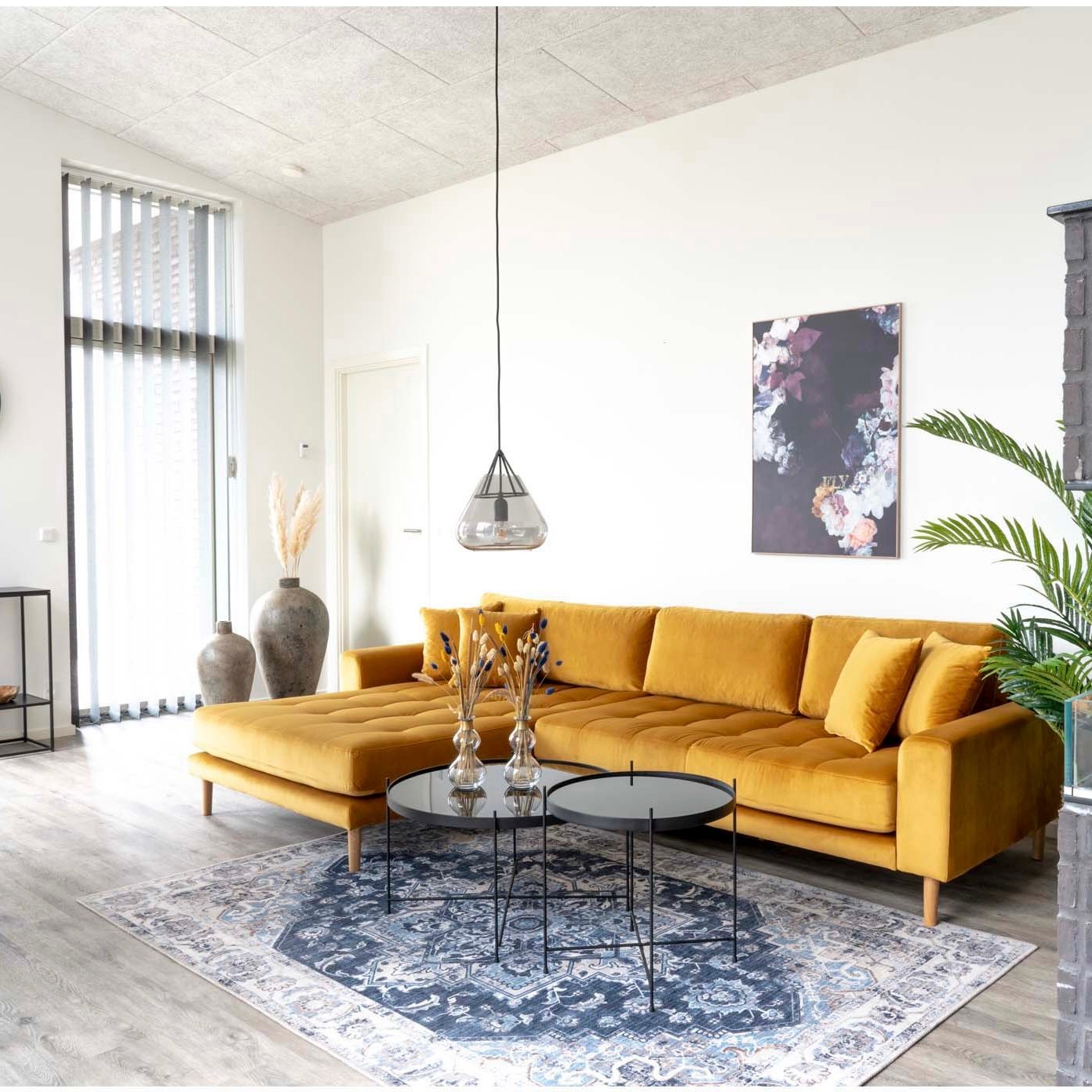House Nordic Lido divaanisohva vasen, keltainen: Tyylikäs keltainen divaanisohva, joka tuo väriä olohuoneeseen. Loistava valinta rentoutumiseen ja vieraspaikaksi. Sopii moderniin sisustukseen.