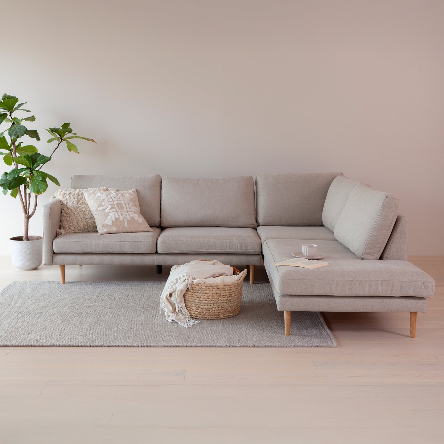 Copenhagen Scandic avokulmasohva (oikea) beige / tammijalat
