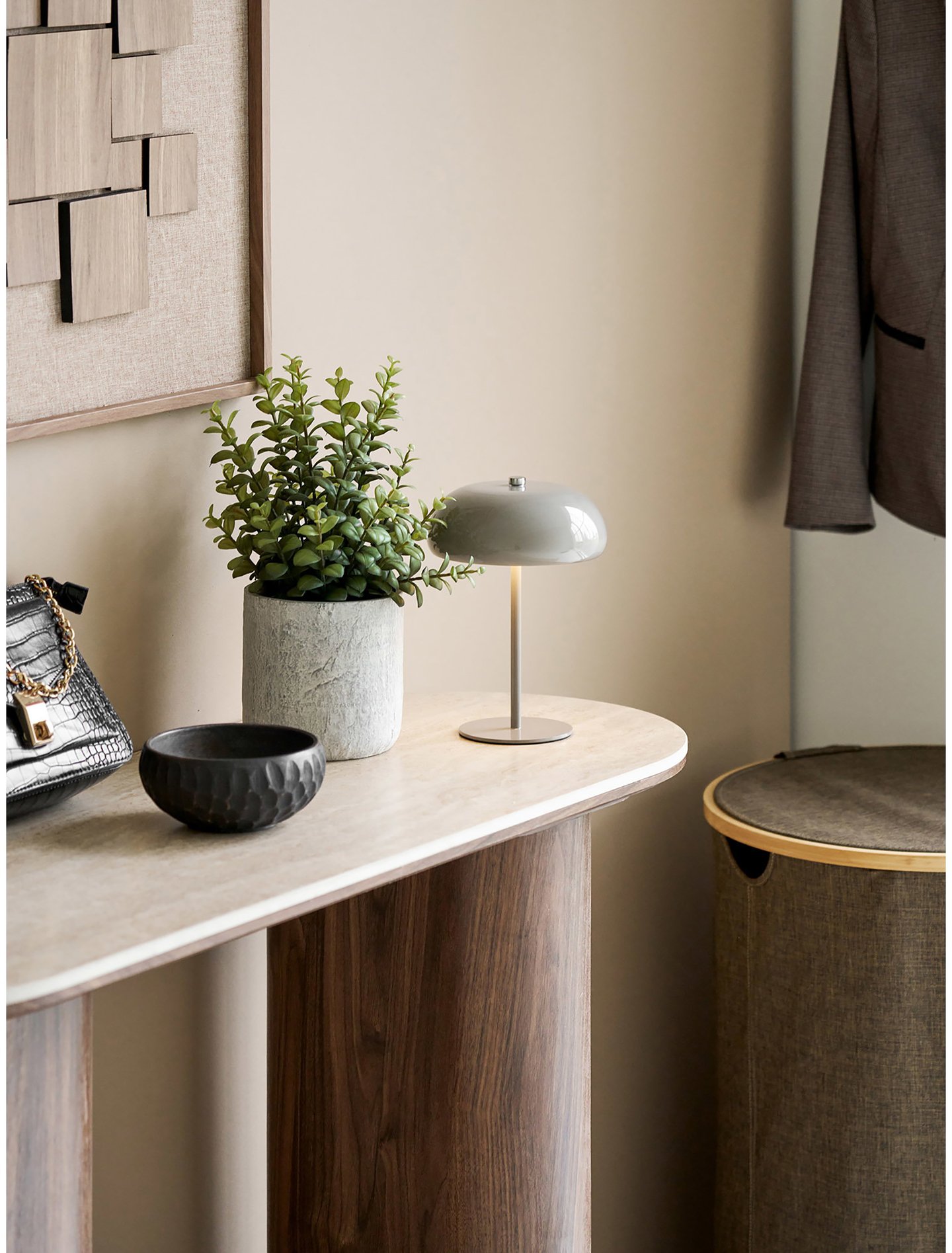 House Nordic ladattava pöytävalaisin, metalli, taupe, ø16 cm