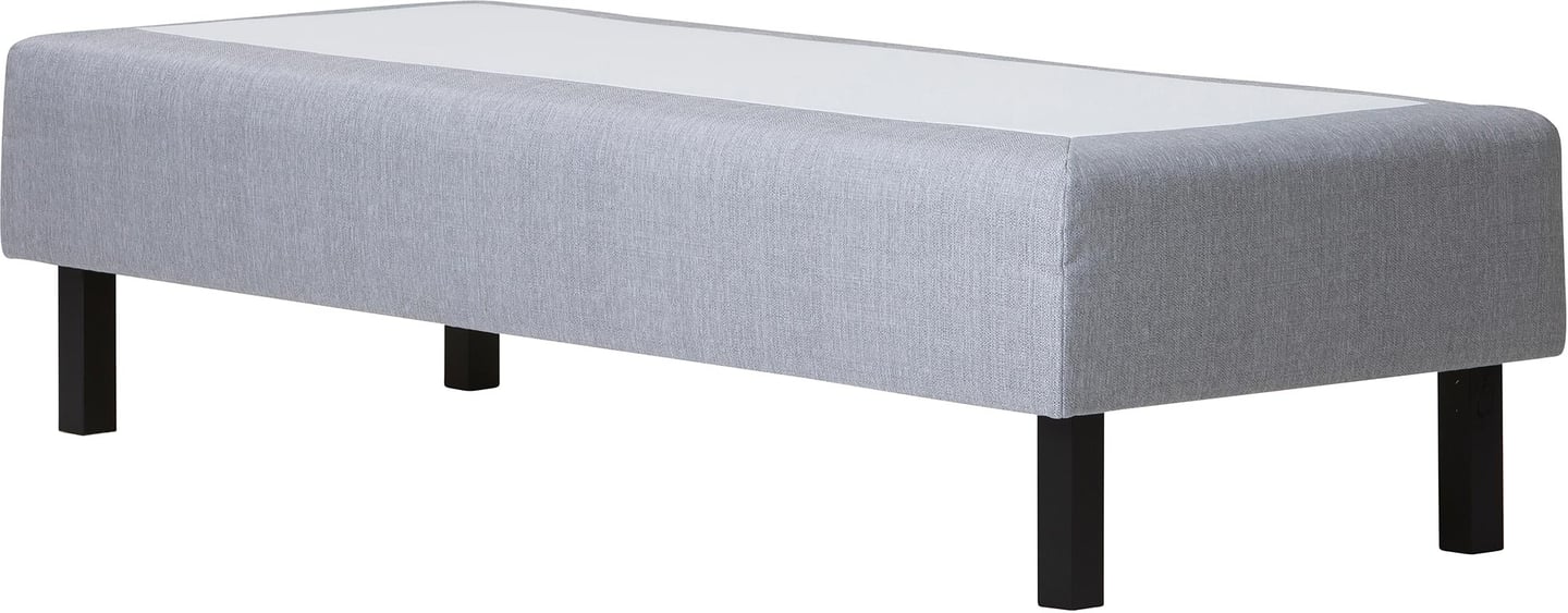 Cabin runkopatja 90x200 cm: Vaaleanharmaa runkopatja (80x200 cm) tarjoaa mukavuutta ja tukea makuuhuoneeseen. Tyylikäs kangaspinta ja jalat tuovat modernia ilmettä.