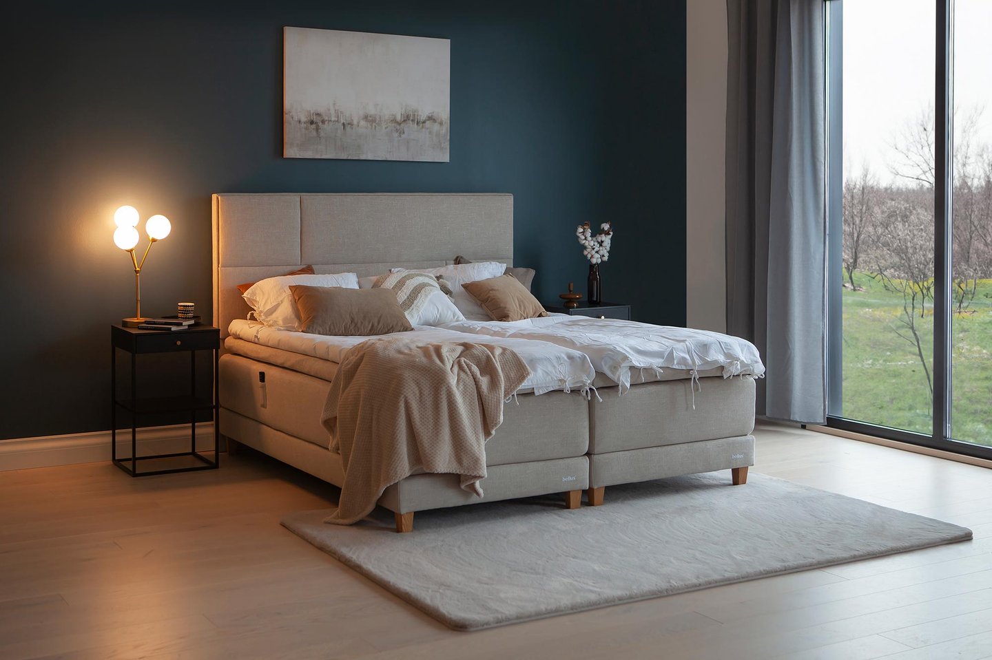 Dream Best moottorijenkkisänky 180x210 beige, petauspatjalla ja päädyllä: Dynaaminen moottorisänky, leveys 180 cm. Mukautuva tuki ja säädettävät asentot, täydellinen makuuhuoneeseen. Paranna unen laatua tyylillä!