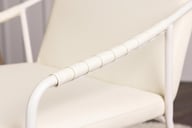 Tvist ruokapöydän tuoli beige: Tyylikkäät Dynamic-verhoillut ruokatuolit, beige, täydellinen valinta moderniin ruokailutilaan. Mukautuva muotoilu ja kestävä puurunko.